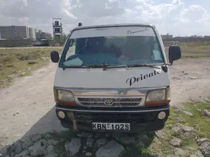 Toyota HiAce 2003 White