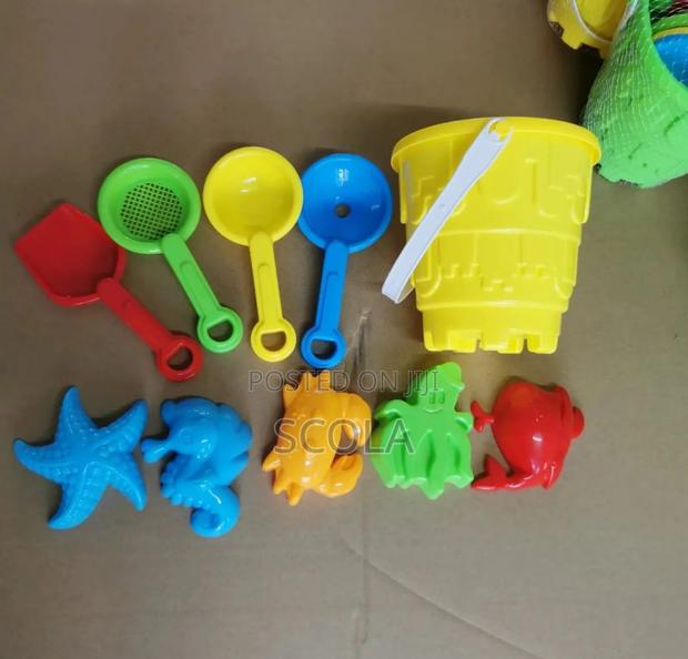 Bucket Beach Toys at 600