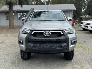 Toyota Hilux Revo Double Cab Deisel 2.8 AWD 2018 Silver