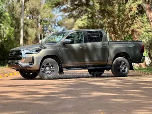 Toyota Hilux 2021 Brown