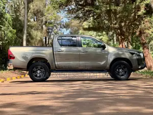 Toyota Hilux 2021 Brown