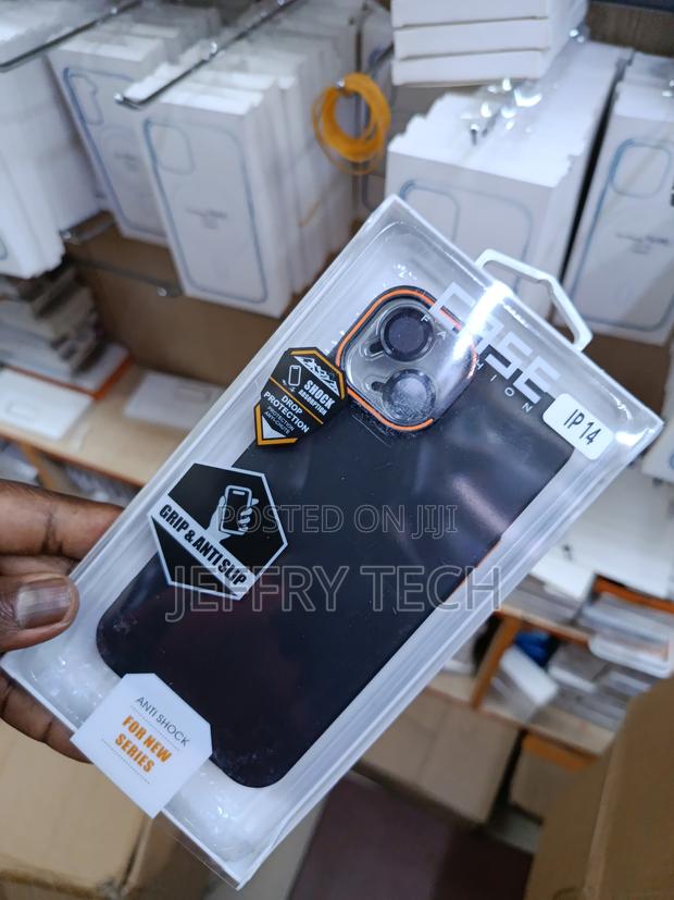 Idweel iPhone 14 Shockproof Slim With Stand + Camera Lens Protector - thumbnail 3