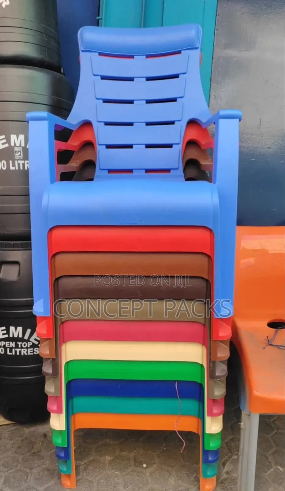 Relaxo Modern Plastic Chair