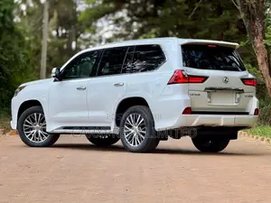 Lexus LX 450d AWD 2017 White