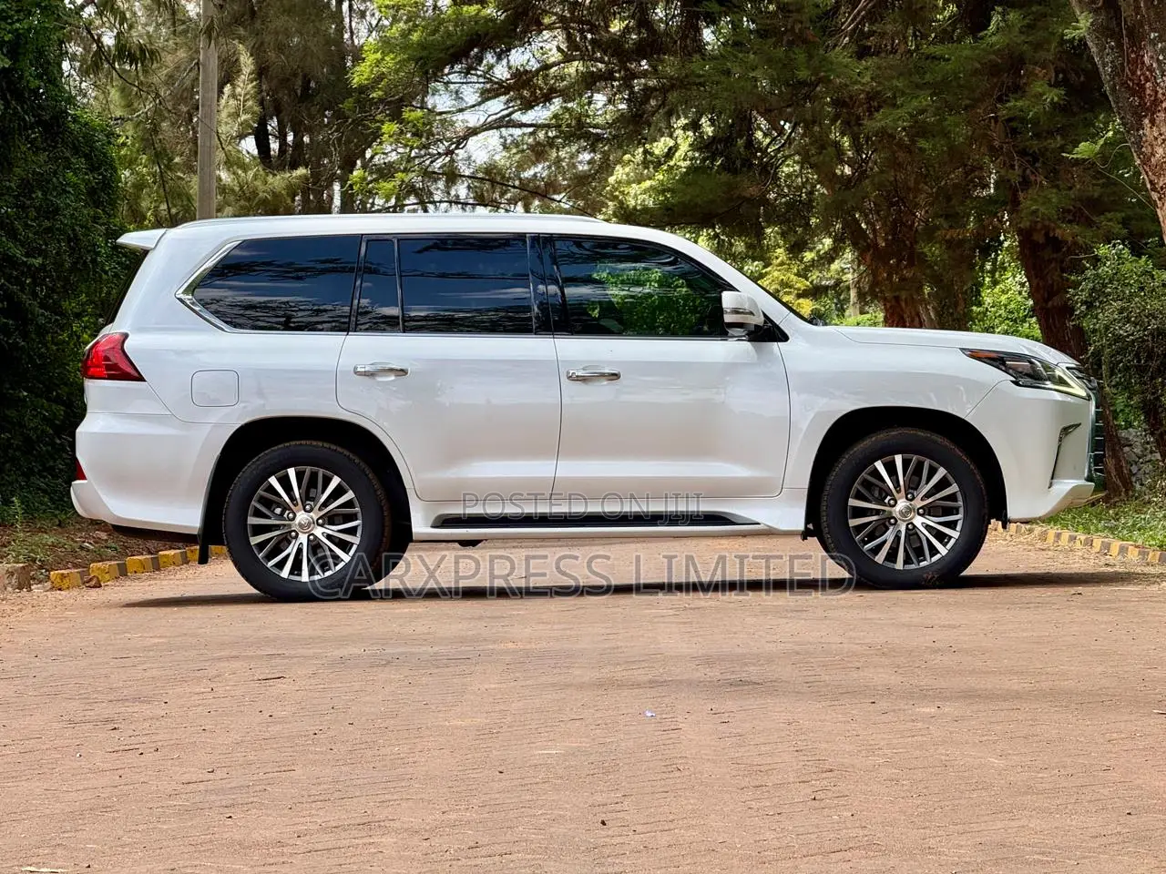 Lexus LX 450d AWD 2017 White