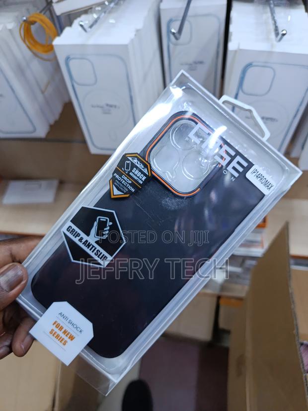 Tauri iPhone 14 Pro Max Case With Lense Protector and Stand - thumbnail 3