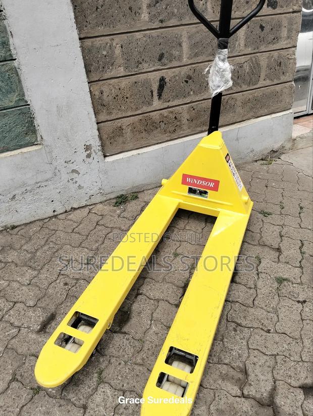 Manual Pallet Truck - thumbnail 2