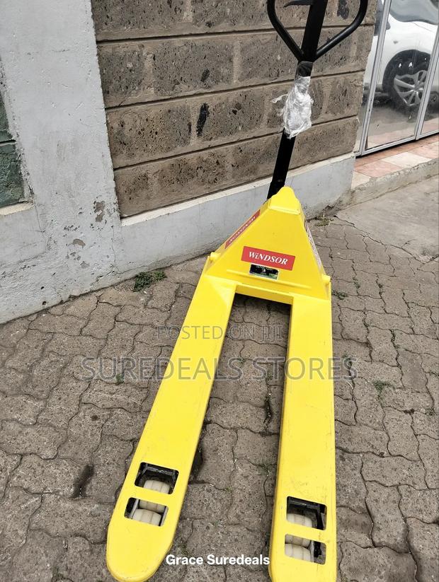 Manual Pallet Truck - thumbnail 3