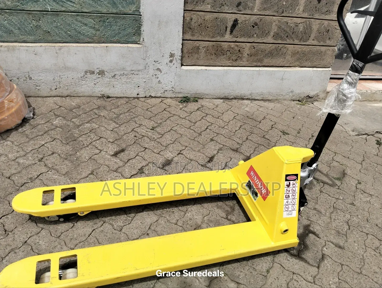 Narrow Base Pallet Trolley