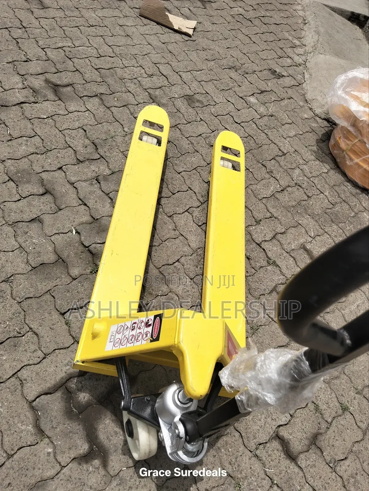 Narrow Base Pallet Trolley