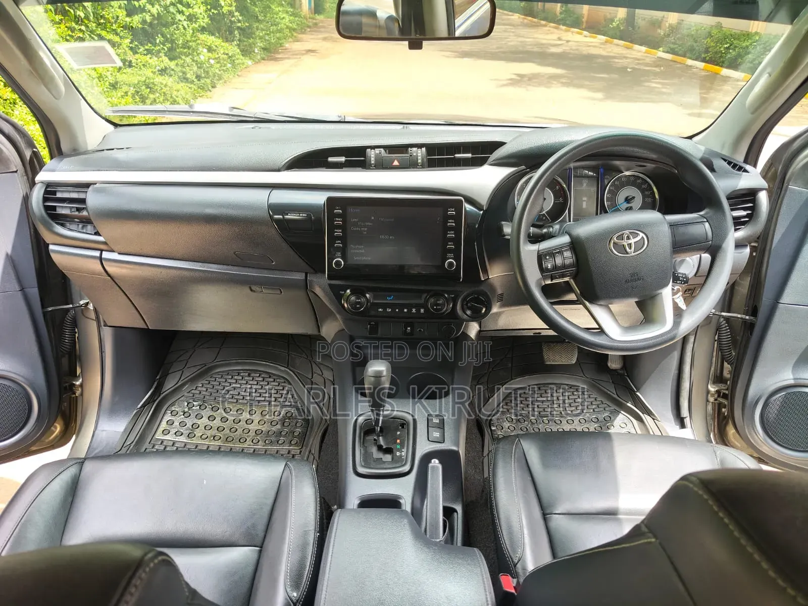 New Toyota Hilux 2023 Gold
