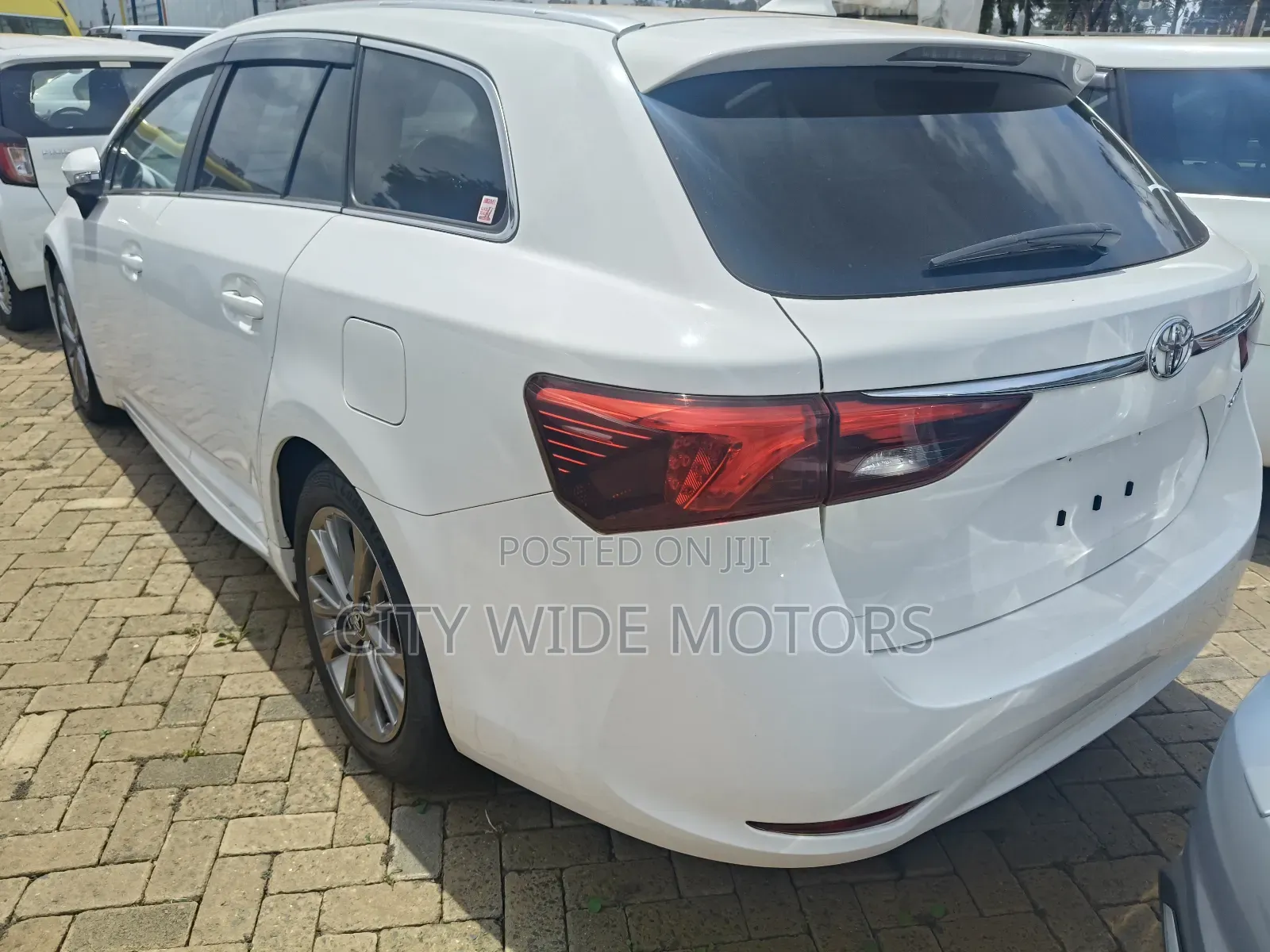 Toyota Avensis 2018 White