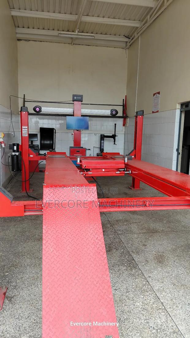 Sunshine Italy Fpir Post Carlift With Wheel Alignment Machine Set Up. - thumbnail 2
