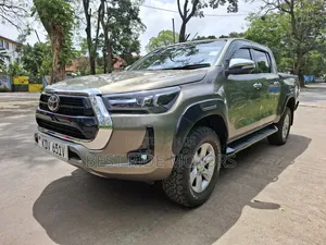 Toyota Hilux Revo Double Cab Deisel 2.4 AWD 2022 Gray