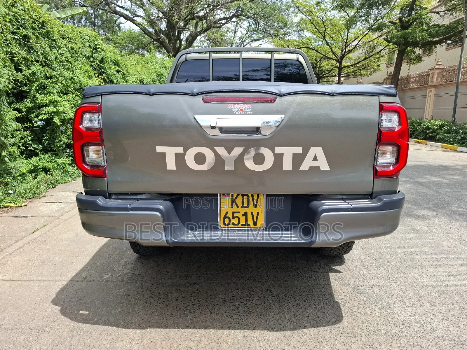 Toyota Hilux Revo Double Cab Deisel 2.4 AWD 2022 Gray