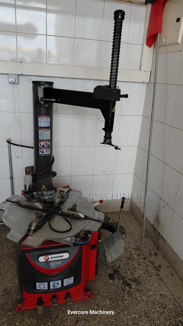 Heavu Duty Tyre Changer Machine New Model for Commercial Duty - main view