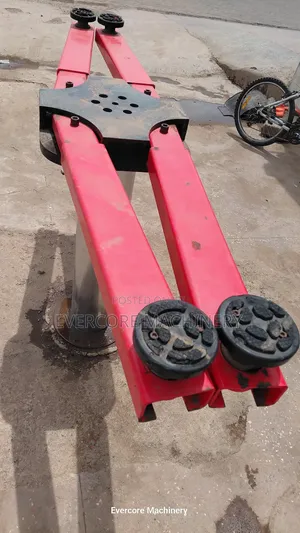 Single Post Underwash Car Lift Machine X-Type 4 Tonne.