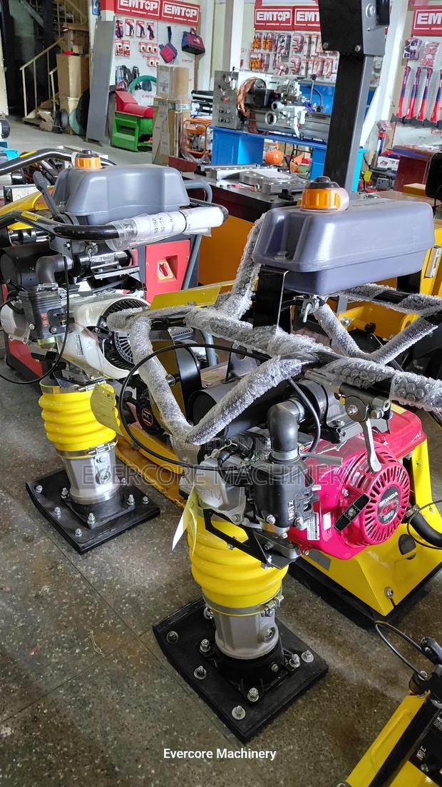 Heavy Duty Tamping Rammer Machine With Honda Engine. - thumbnail 2