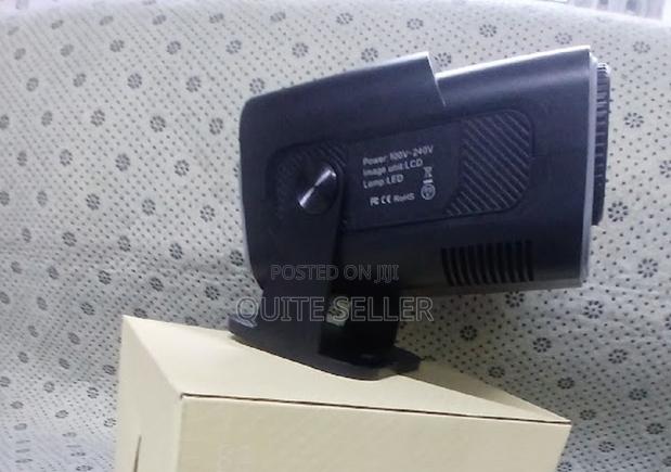 Native 720p Hd Resolution Hy320 Mini Android 13 Portable Projector - main view