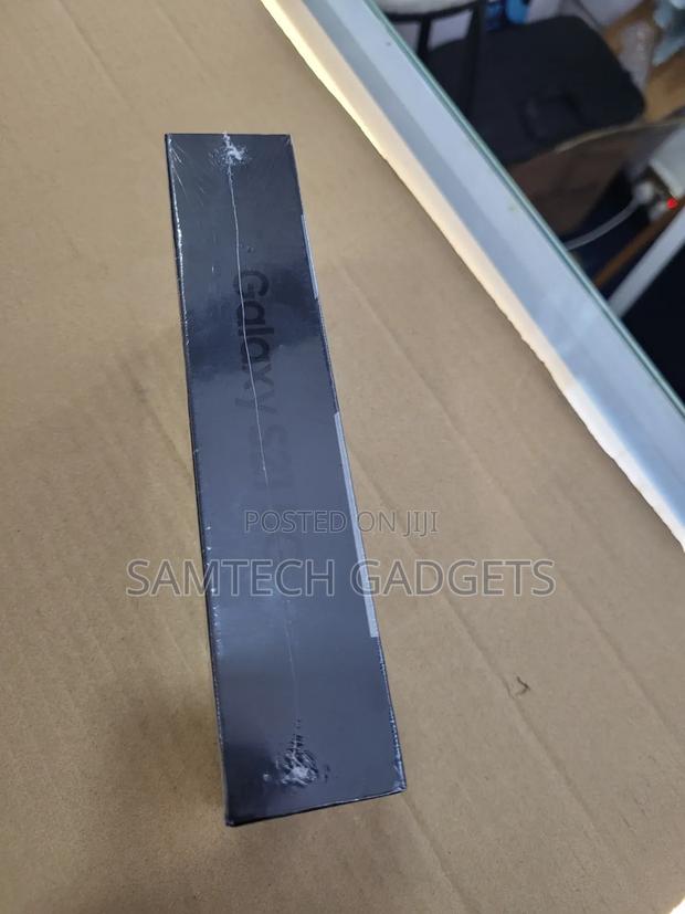 New Samsung Galaxy S21 5G 128 GB Black - thumbnail 3