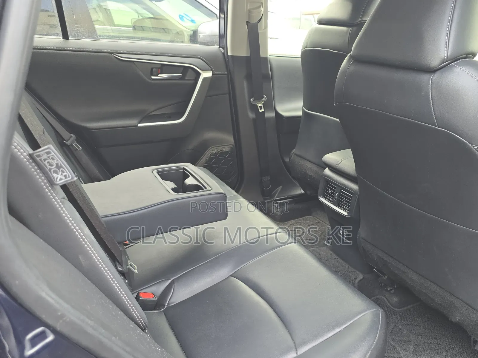 Toyota RAV4 Hybrid 2019 Blue