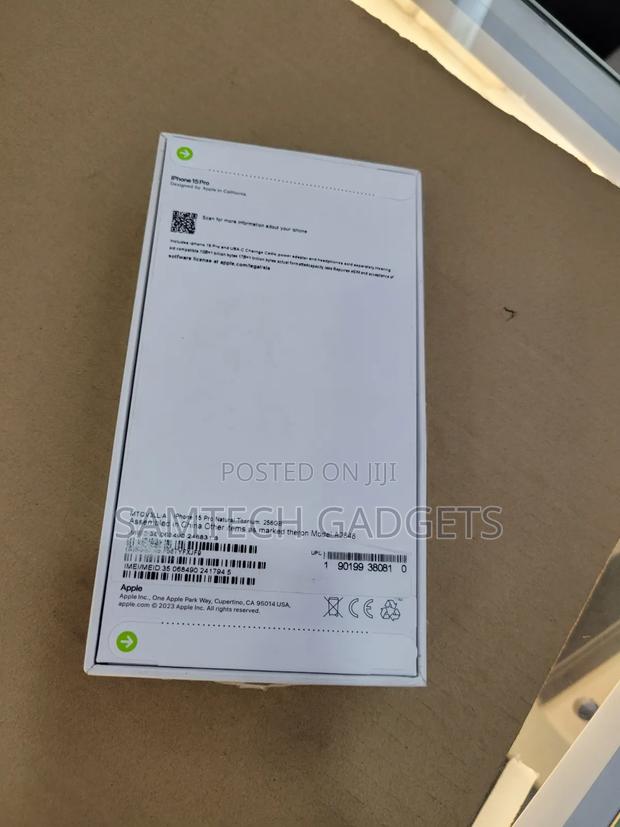 New Apple iPhone 15 Pro 256 GB Silver - thumbnail 4