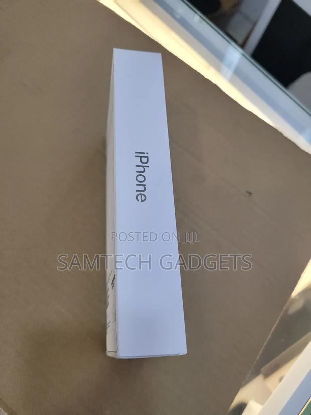 New Apple iPhone 15 Pro Max 256 GB Silver - thumbnail 3