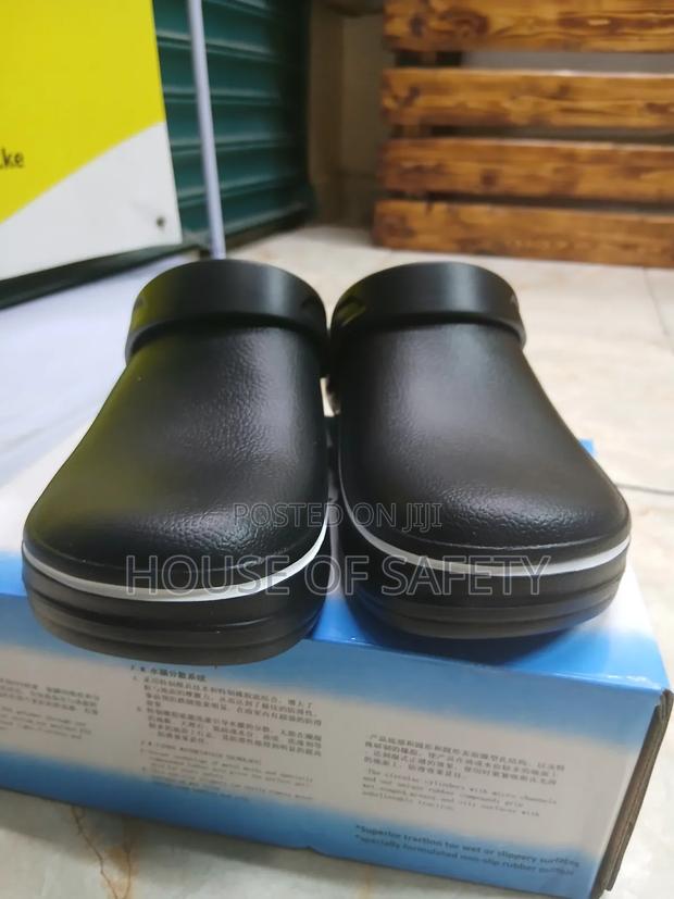 Black Crocs - thumbnail 3