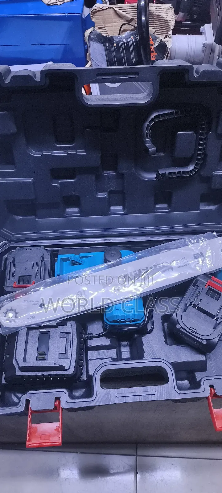 Cordlessmakita 16" Chain Saw