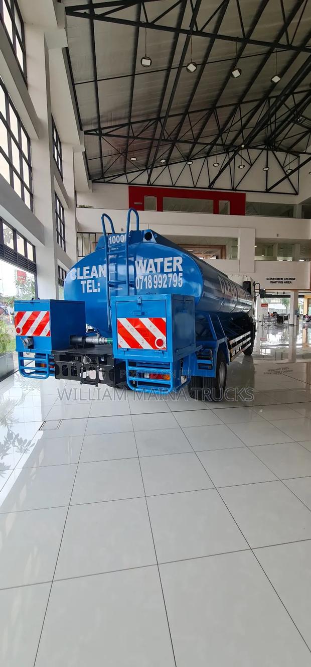 Isuzu FRR Water Tanker - thumbnail 5