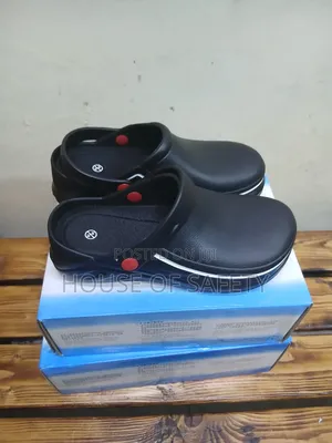 Wipe Away Safety Croc Black
