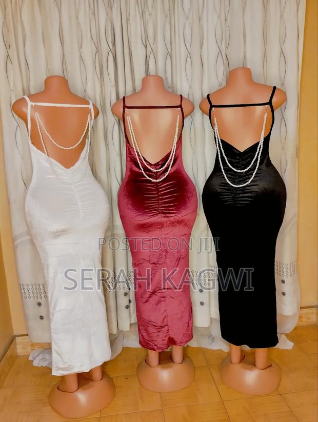 Ladies Clothing - thumbnail 3
