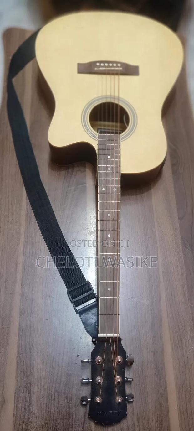 Acoustic Guitar - thumbnail 5