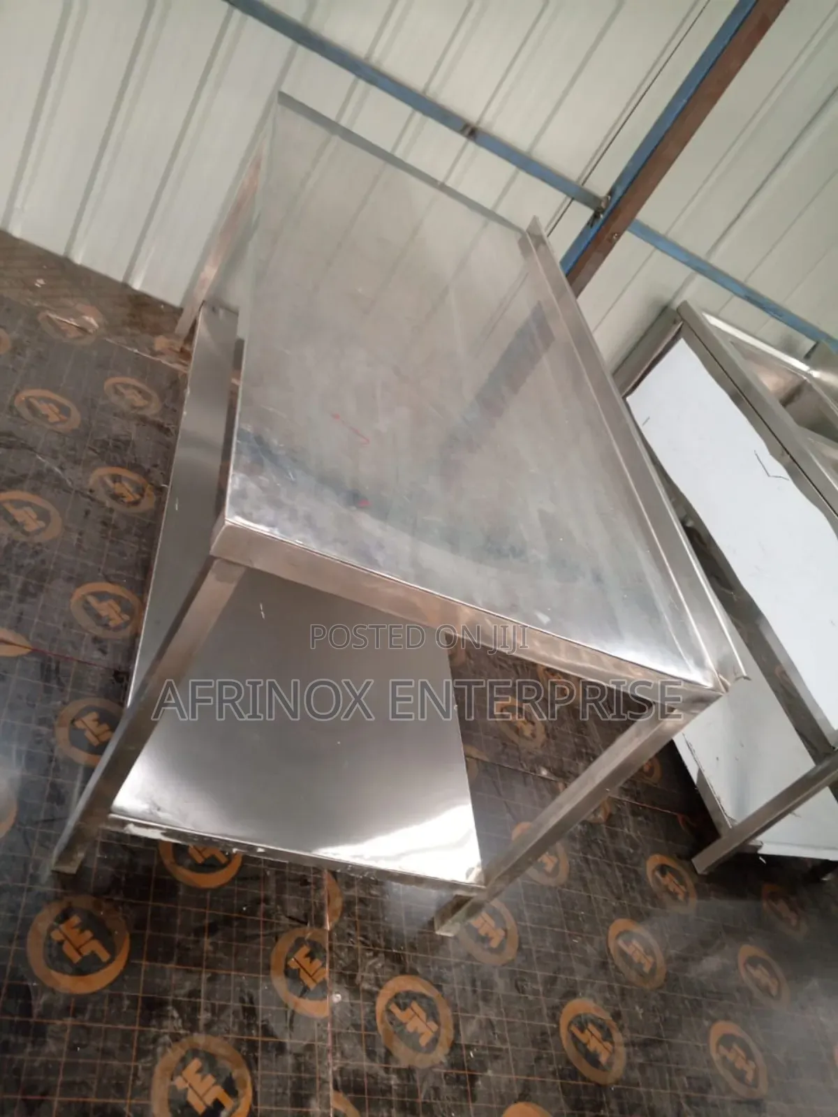 Stainless Steel Kitchen Worktop Table, Perfect for Restaurants, Hotel
