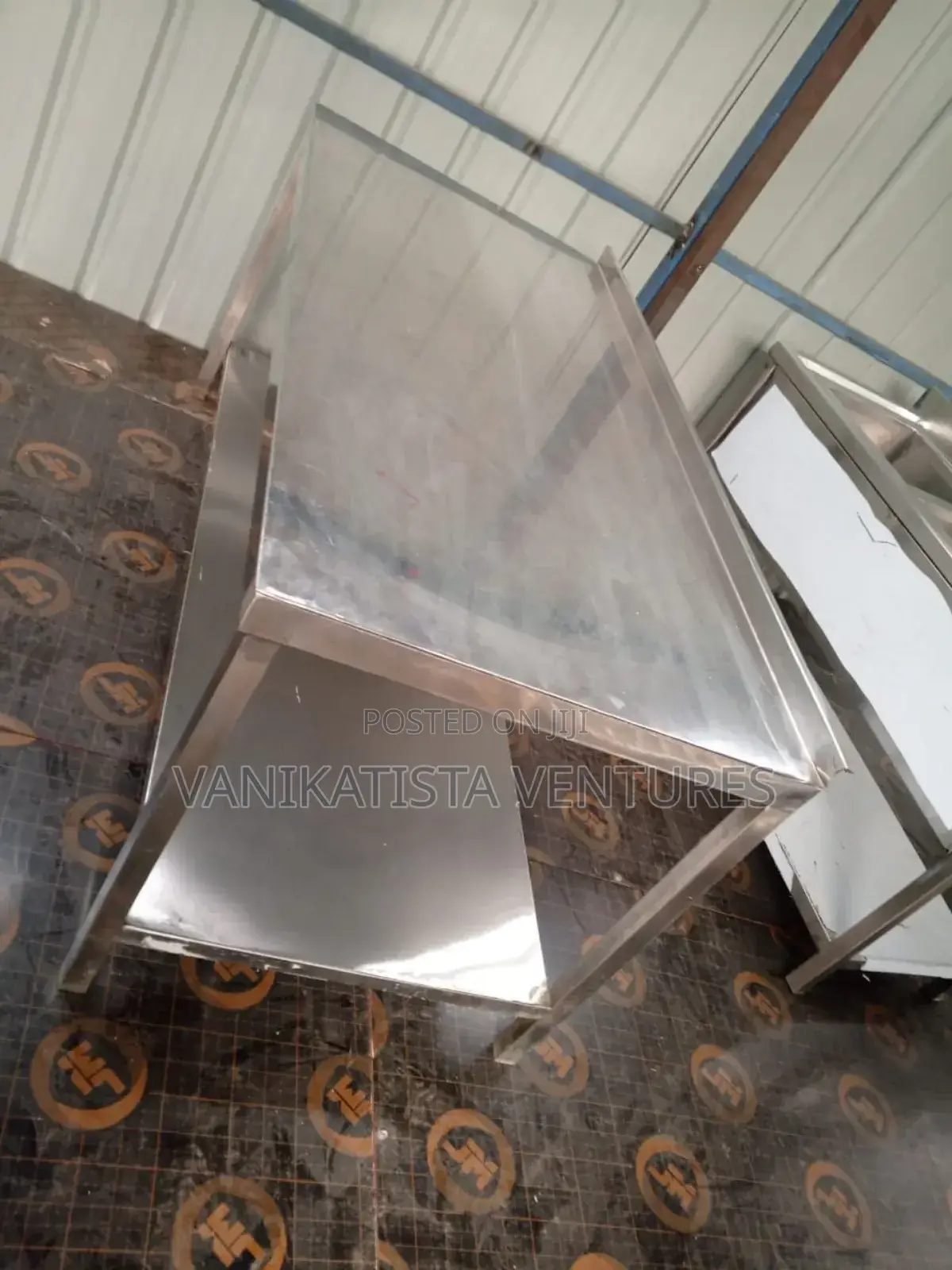 Stainless Steel Kitchen Worktop Table, Perfect for Restaurants, Hotel
