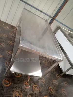 Stainless Steel Kitchen Worktop Table, Perfect for Restaurants, Hotel