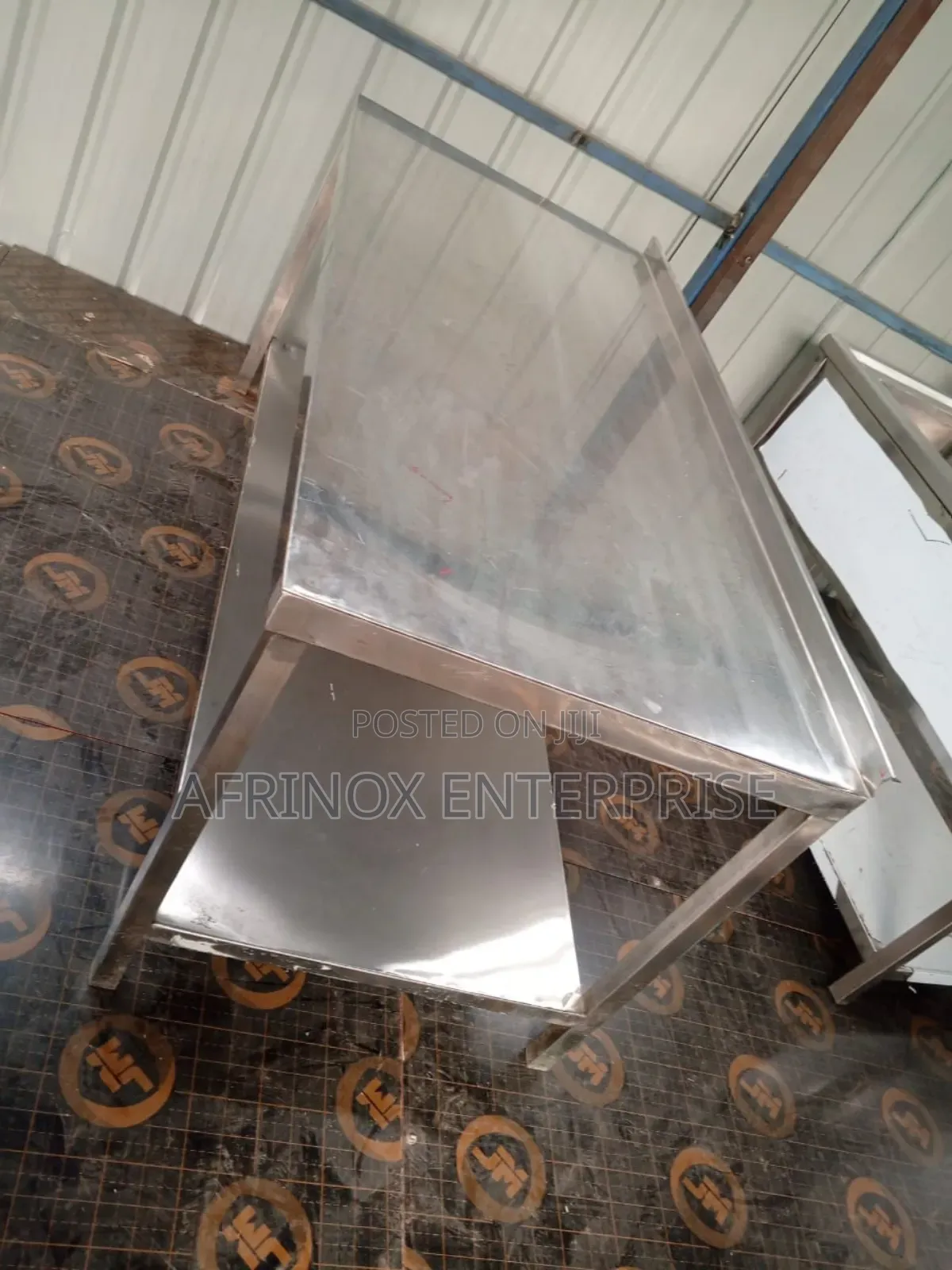 Stainless Steel Kitchen Worktop Table, Perfect for Restaurants, Hotel
