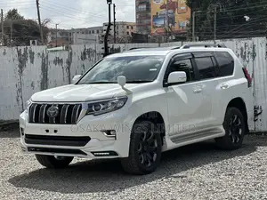 Toyota Land Cruiser Prado 2.8 2020 Pearl