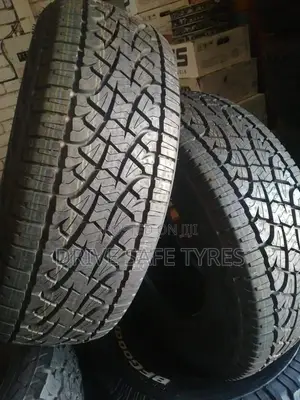 265/60 R18 Pirelli Scorpion Tyre