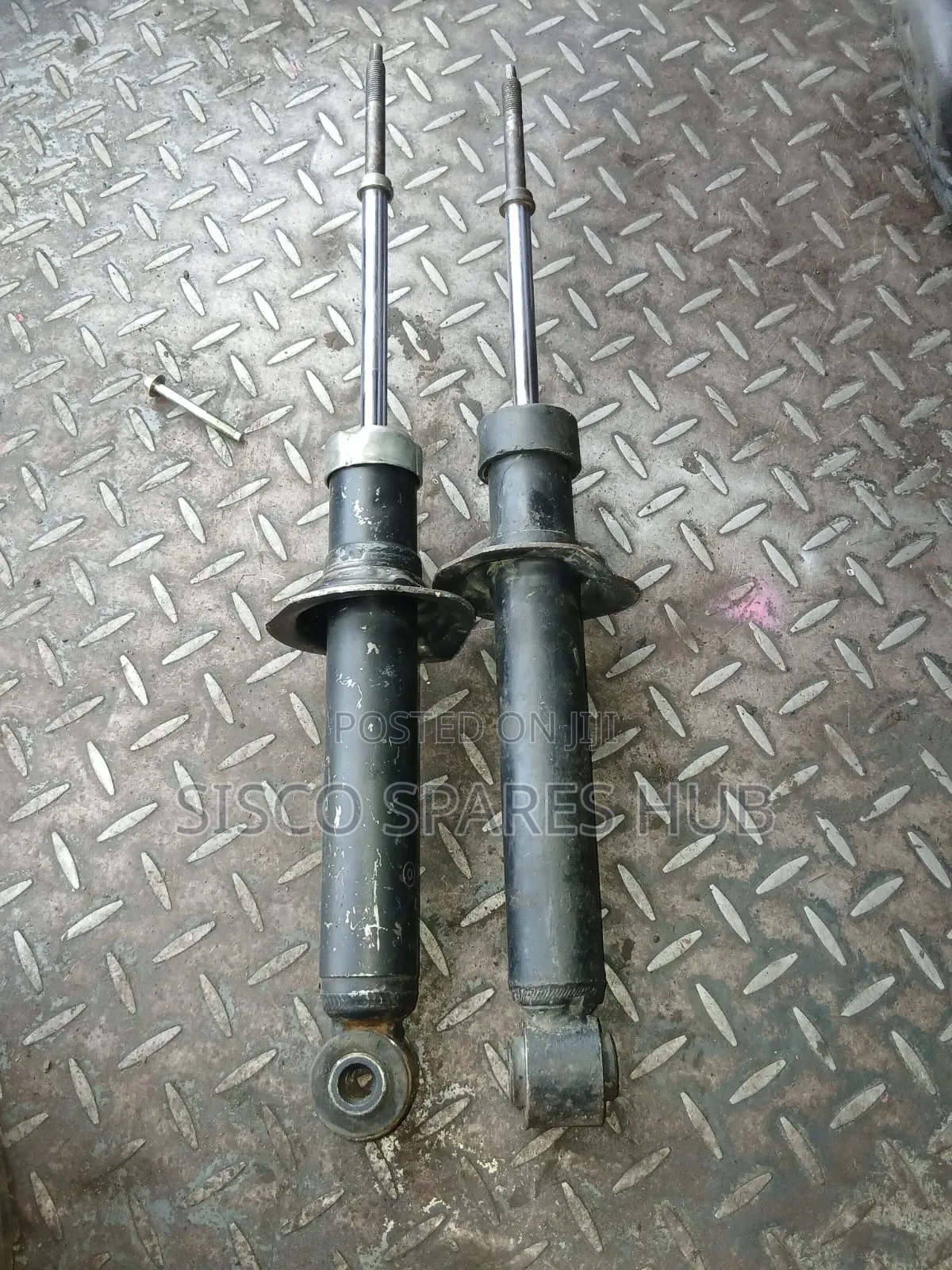 Rear Shocks Nissan Sunny (B15)