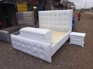 Ottoman With 5x6 Bed and Sidebeds
