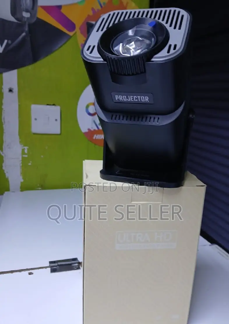 Mini Portable Auto Keystone Projector , Native 1080p