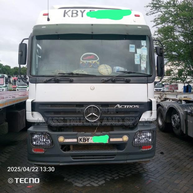 Mercedes-Benz 2010 White