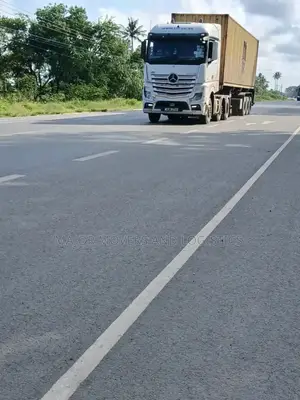 Trailers for Cross Border Transportation Are Available