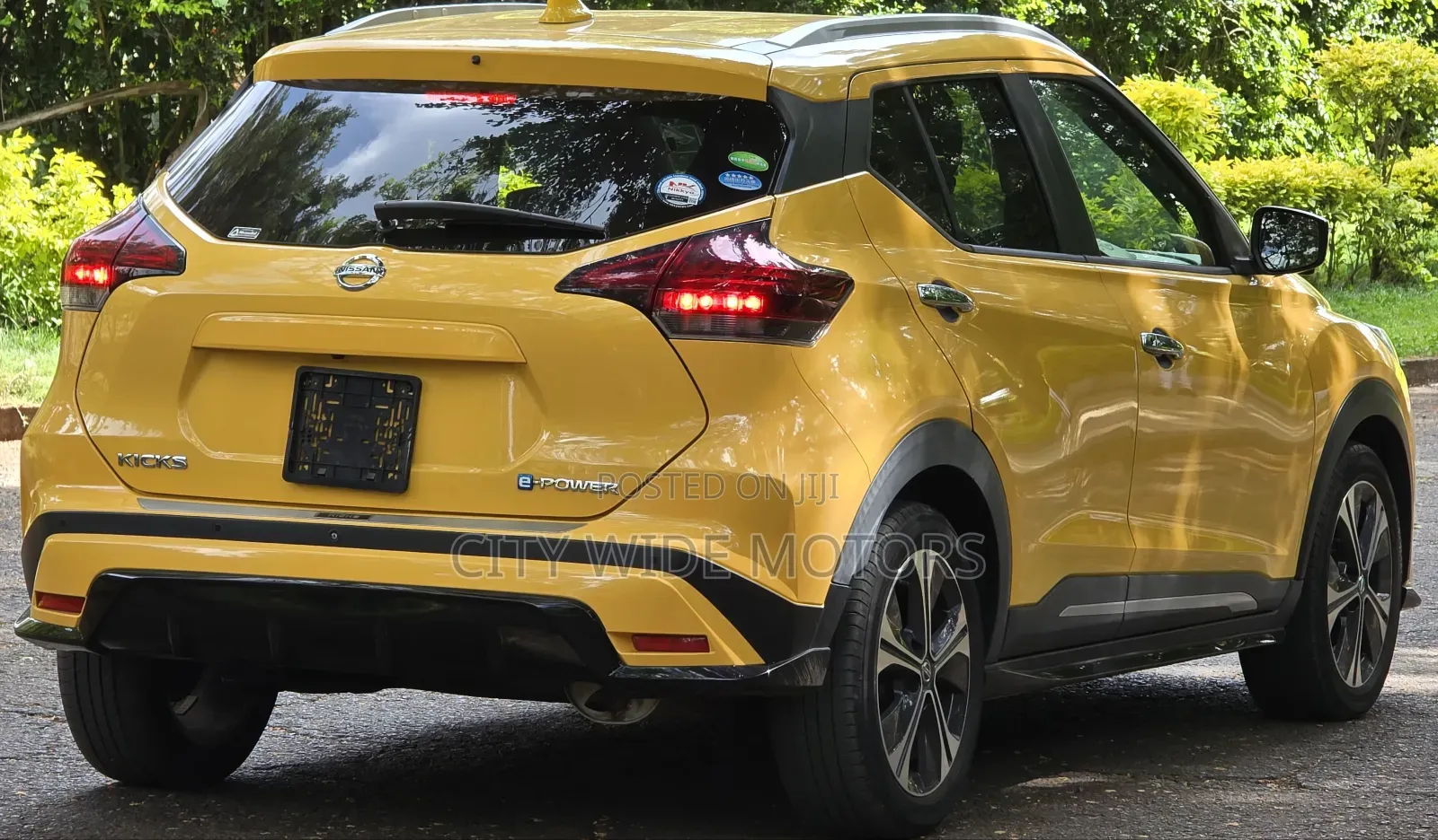 Nissan Kicks SV 2020 Yellow