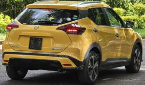 Nissan Kicks SV 2020 Yellow