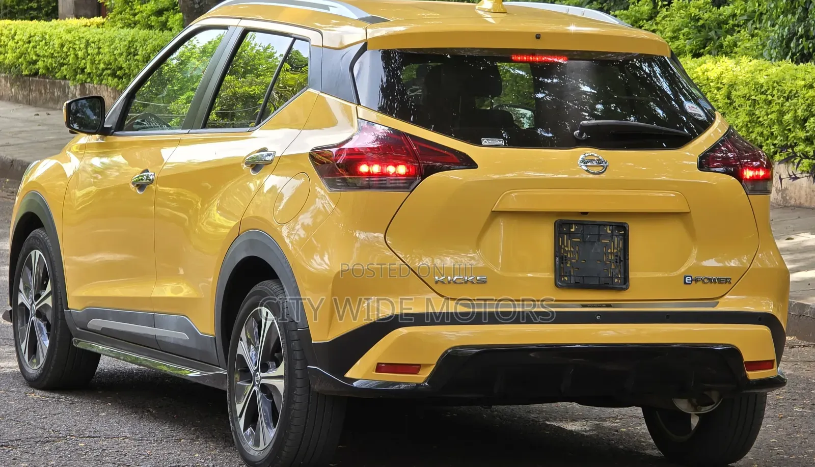 Nissan Kicks SV 2020 Yellow