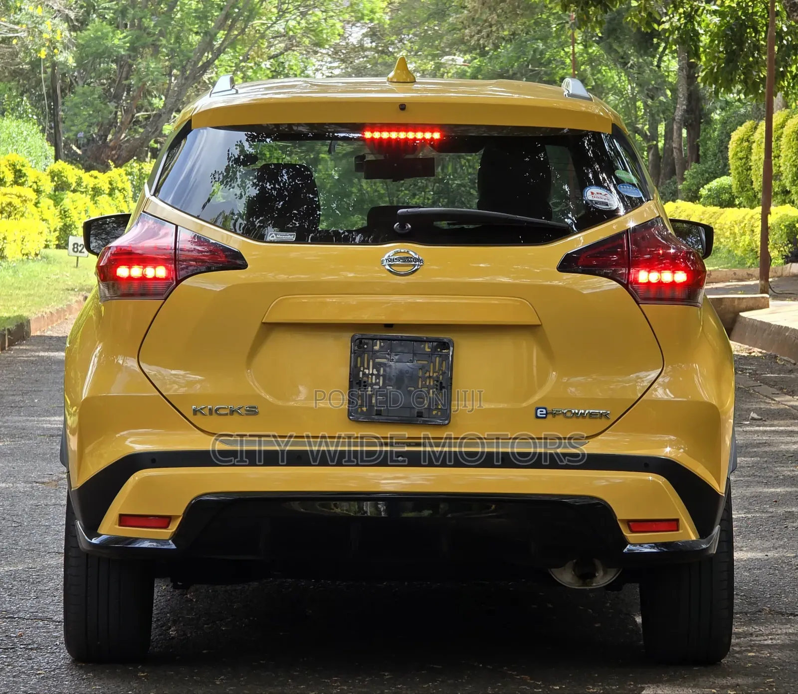 Nissan Kicks SV 2020 Yellow
