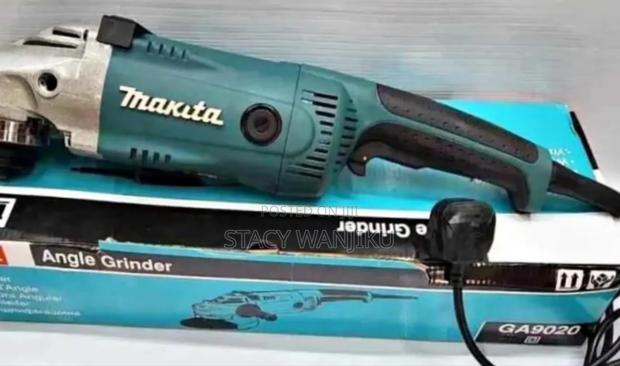 Makita Grinder 9inch