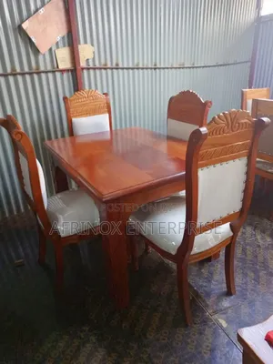 Mahogany 4-Seater Dinning Table Set